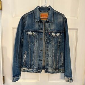 Levi's Men's Distressed Denim Trucker Jean Jacket (Size:M)